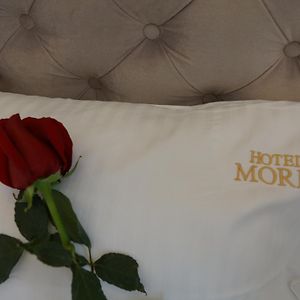 Pokój z łóżkiem king-size